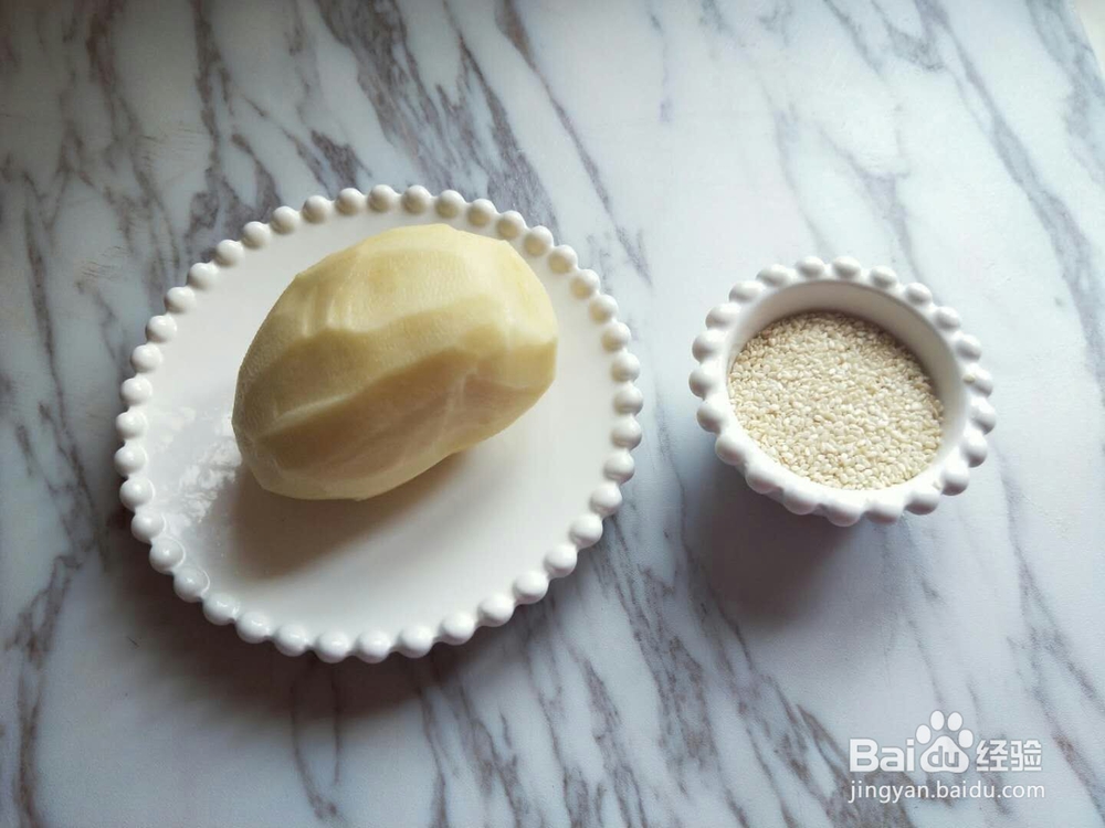 口感咸香的豆泥蛋黄芝麻小饼