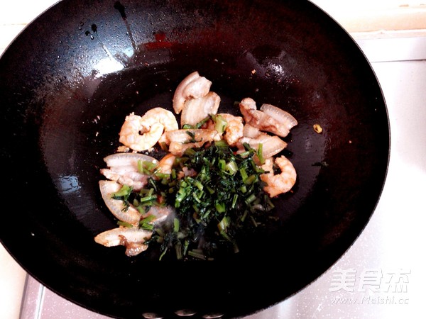 雪菜虾仁面的做法