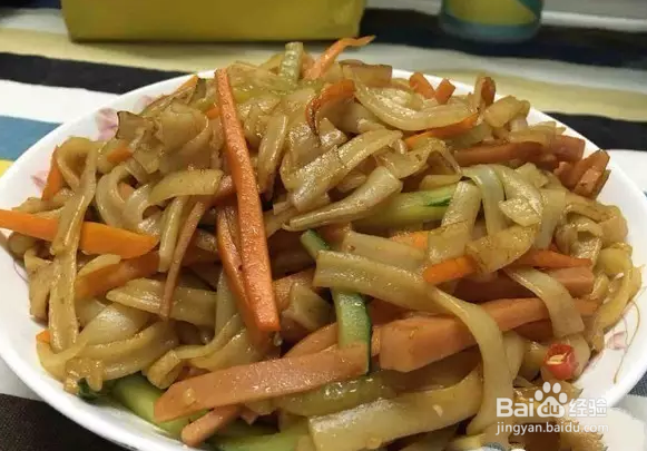 粤味三色炒河粉的做法？