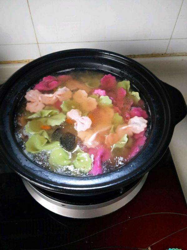 鸡汤三色蝴蝶面