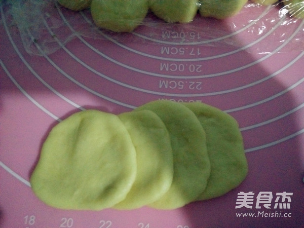 玫瑰花椰蓉面包