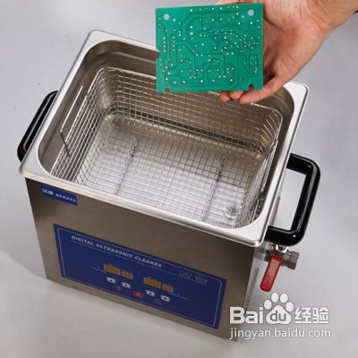 超声波清洗机如何清洗线路板
