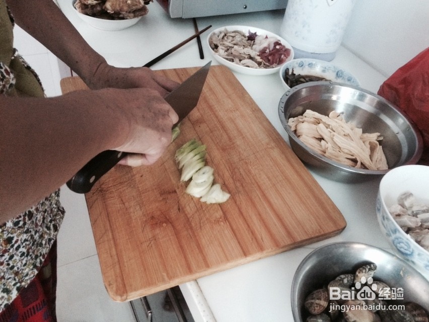 草菇腐竹炒肉丝