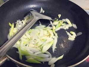 健康养生佳品青椒肉丝的做法