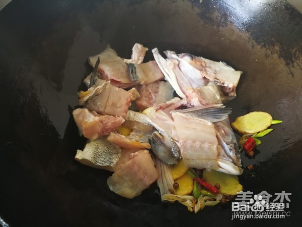 酸菜鲈鱼锅怎么做