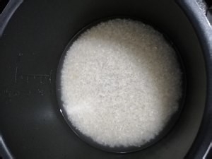 食补养生鸡肉香菇焖饭的做法