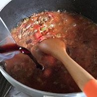 制作牛肝菌肉酱意面