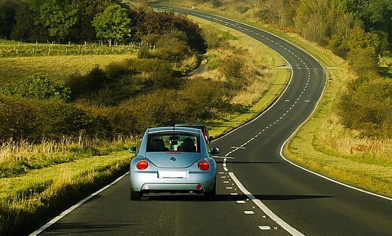 是否鼓励国外自驾游