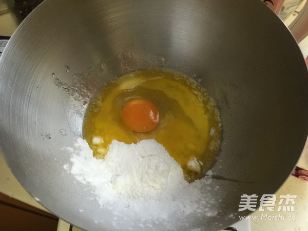 酥粒樱桃派的做法