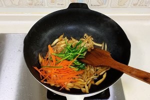 家常菜の手撕杏鲍菇