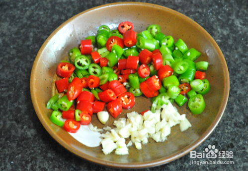 青辣椒炒玉米的做法