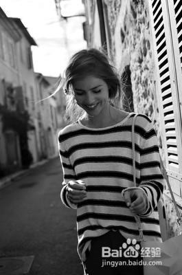 四个搭讪技巧 让你轻而易举搭上她