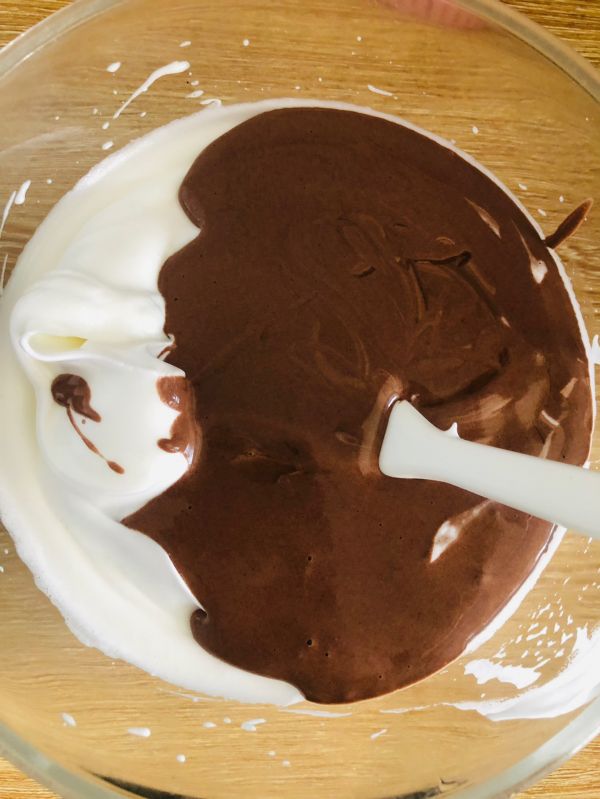 巧克力蛋糕三明治