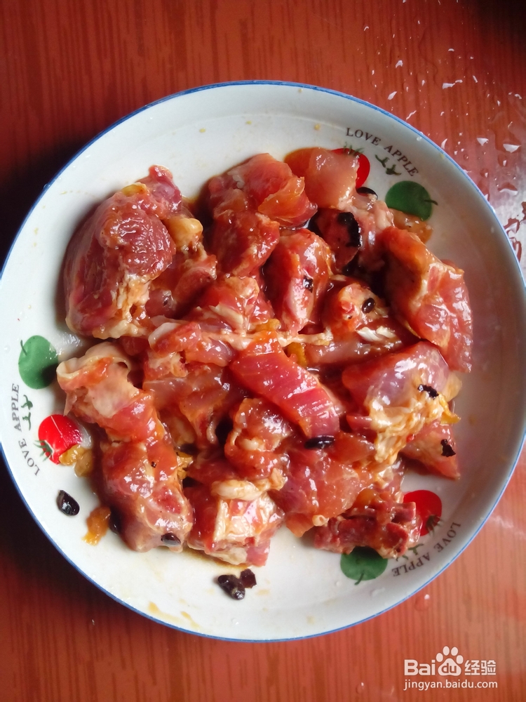 电饭煲蒸菜：[1]蒸排骨