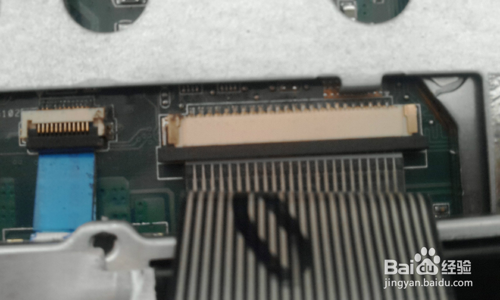 华硕ASUS A43SD笔记本电脑拆机清灰详细教程