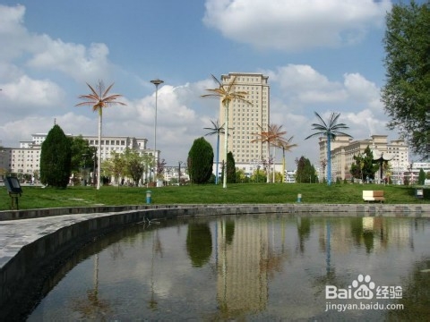 让图片左右翻转的方法（顶图制作）