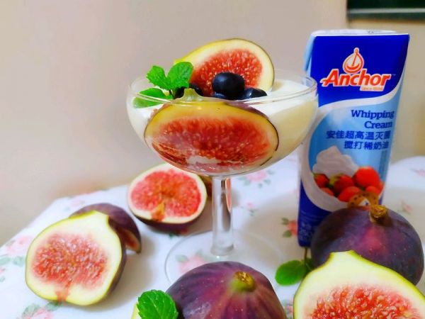 无花果奶酪慕斯杯