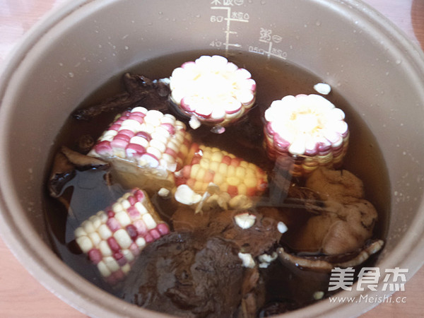 榛蘑玉米冬瓜汤