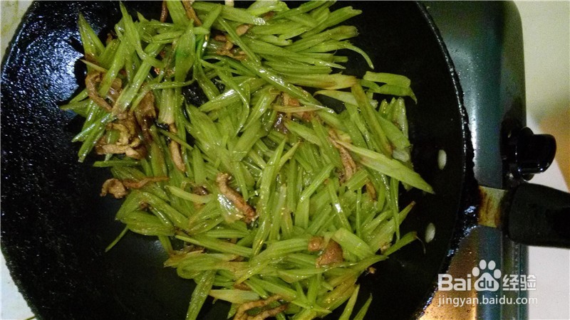 超简单的家常菜炒芹菜