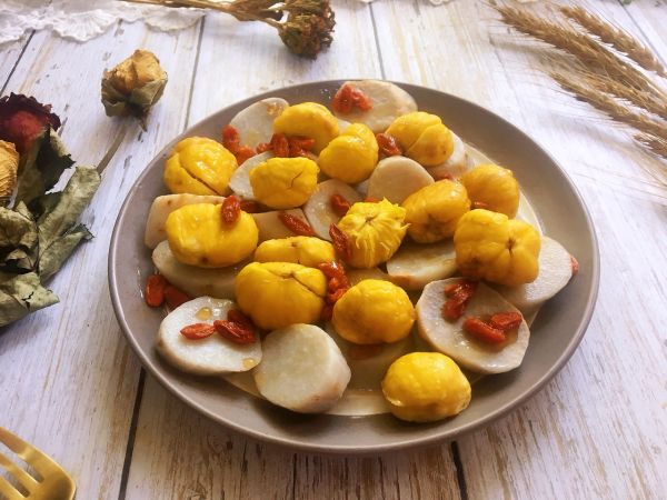 枸杞板栗蒸芋艿