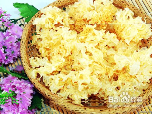 秋季去火圣品:银耳雪梨汤做法