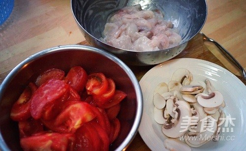 番茄口蘑烩煮红福鱼