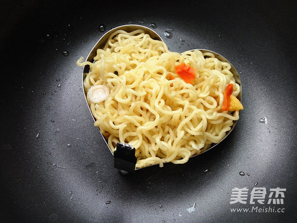 芝士蛋面饼的做法