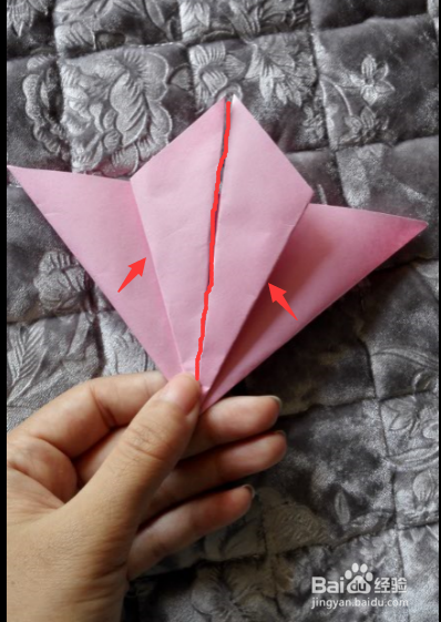 如何折出好看的百合花