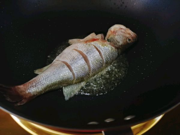 豆瓣酱啤酒烧鲈鱼