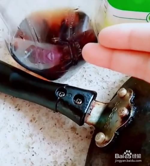 锅底难清理怎么办