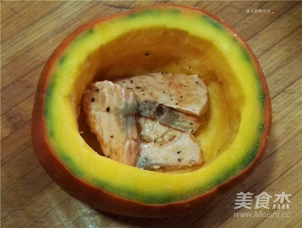 三文鱼果蔬南瓜盅