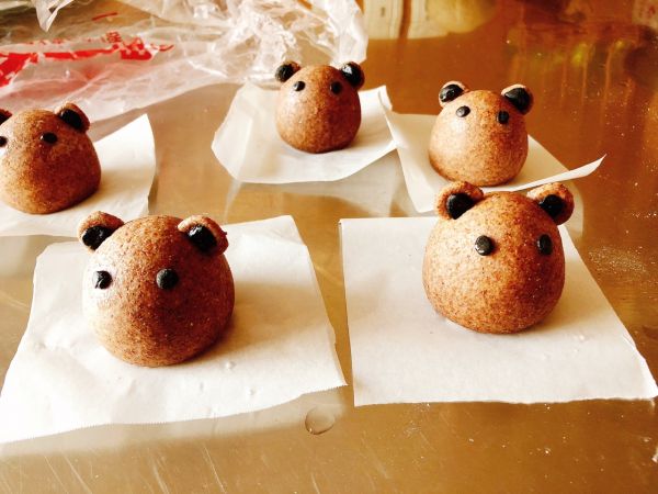 黑全麦布朗熊馒头