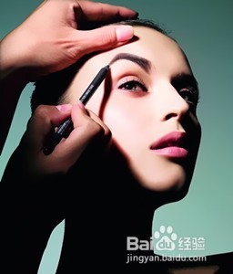 化妆“眉部”彩妆裸妆，彰显骨干气质