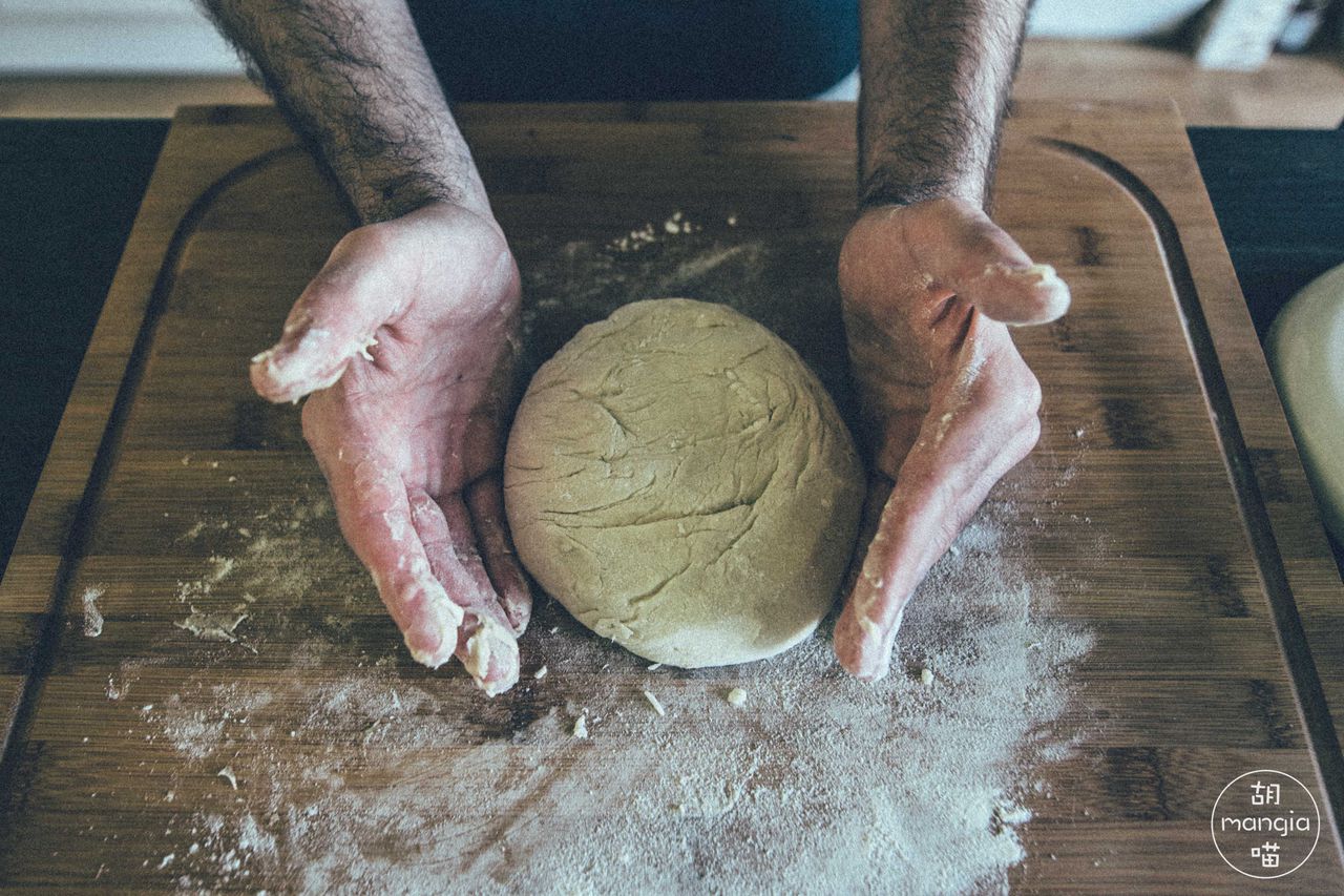 在家也能做美味的巧克力面包卷,十分好吃!
