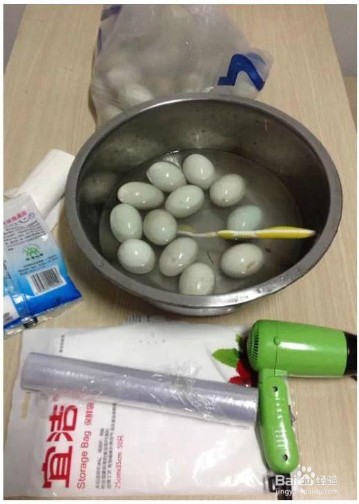 如何快速腌制出油咸鸭蛋