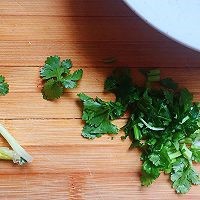 快来一起学做简单又美味的牛肉汤面吧！