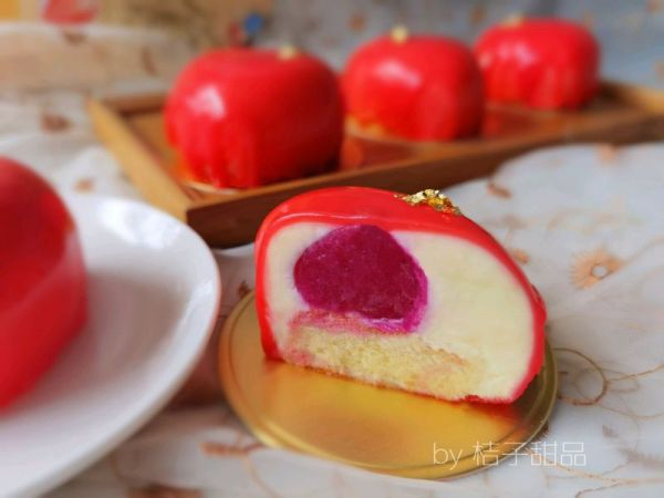 爱心白巧克力夹心慕斯蛋糕