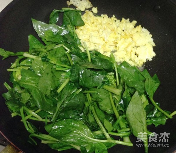菠菜炒鸡蛋的做法