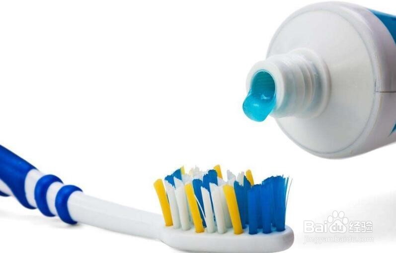 <b>使用药物牙膏注意什么</b>