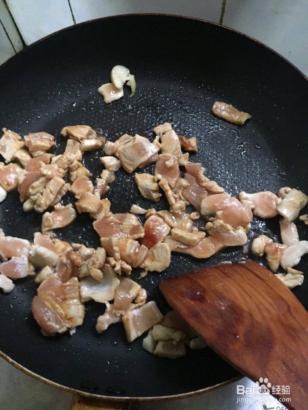 怎样做蘑菇炒鸡脯肉
