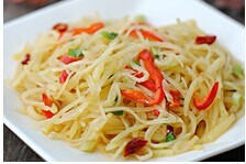 凉拌土豆丝。