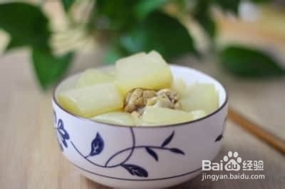 白萝卜烧鸡腿的家常做法，