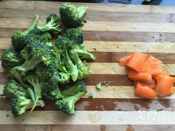 虾仁西兰花的做法