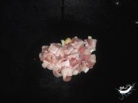 五花肉炒杏鲍菇的做法