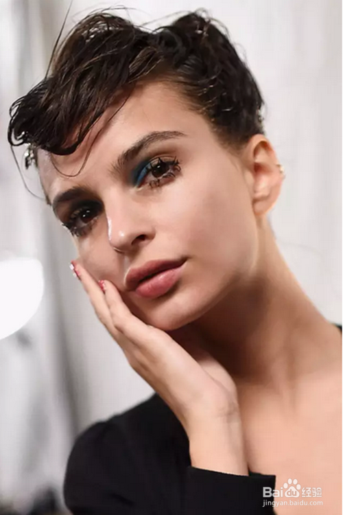 手把手教你化妆 化最流行的妆容