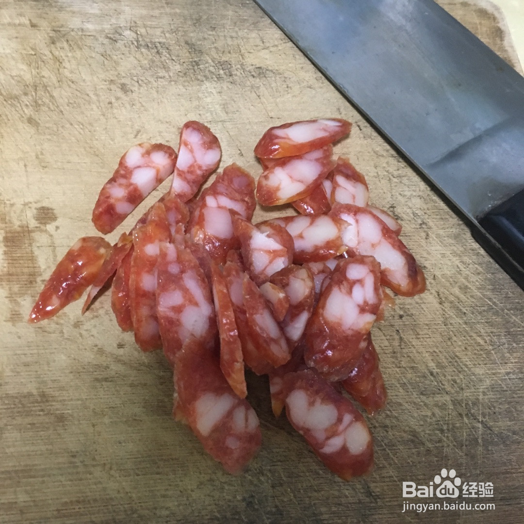 广式腊肠煲仔饭的做法