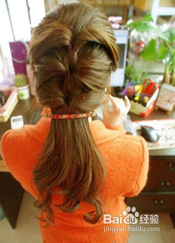 模特教授名媛发型扎法步骤为你解烦恼