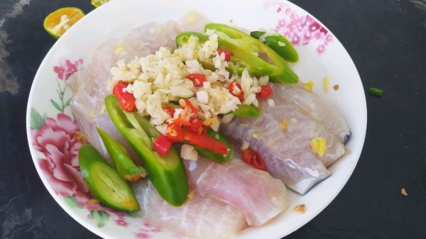 蒜香青柠巴沙鱼