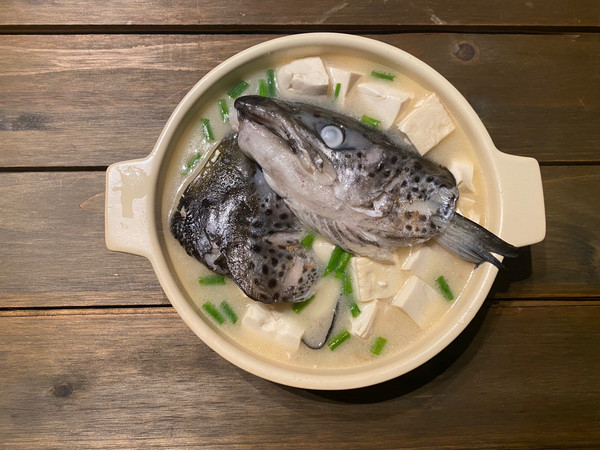 三文鱼头豆腐汤