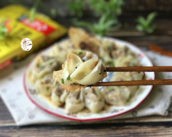 冰花虾仁大馄饨
